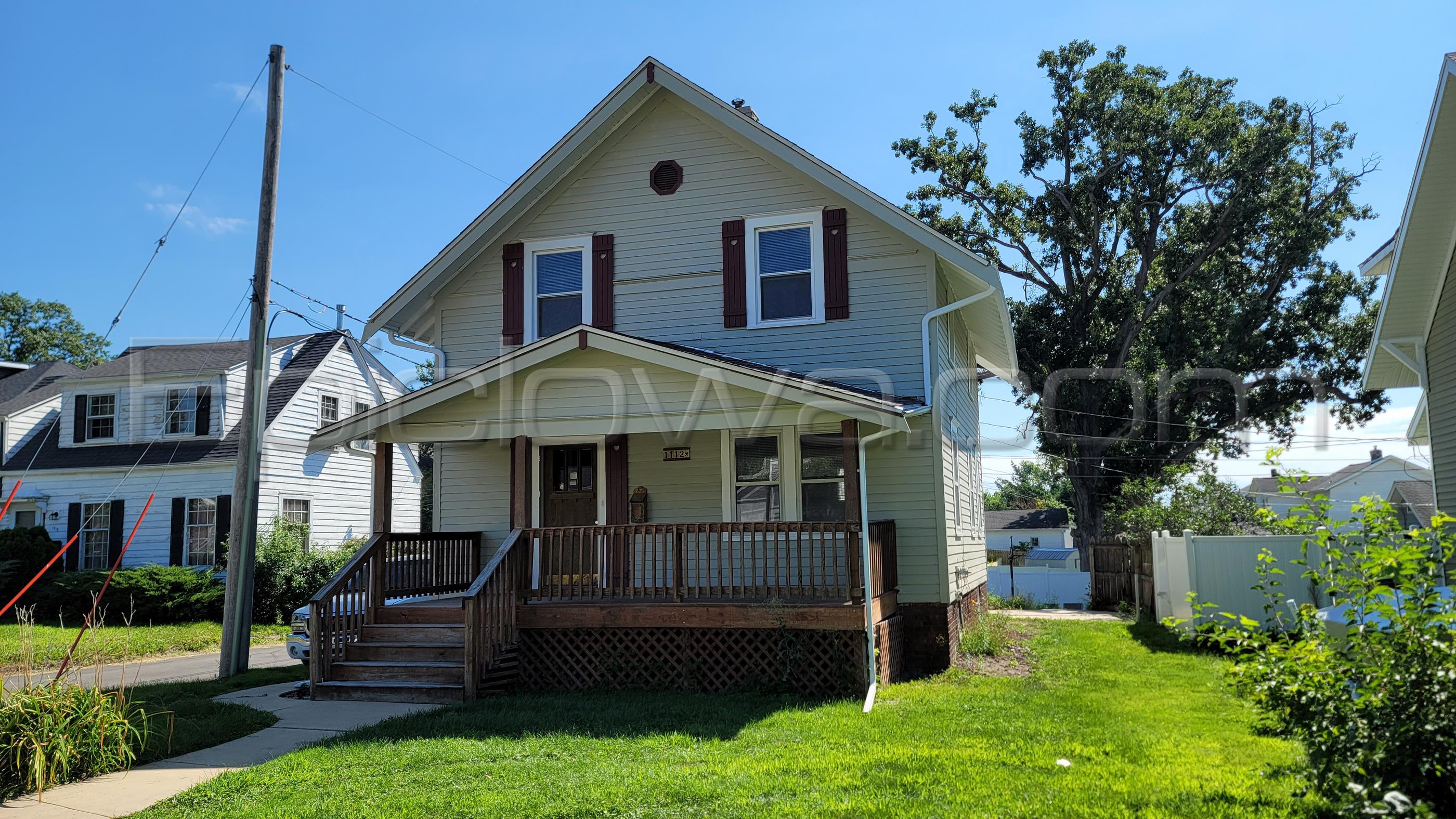 1112 Maplewood Drive NE