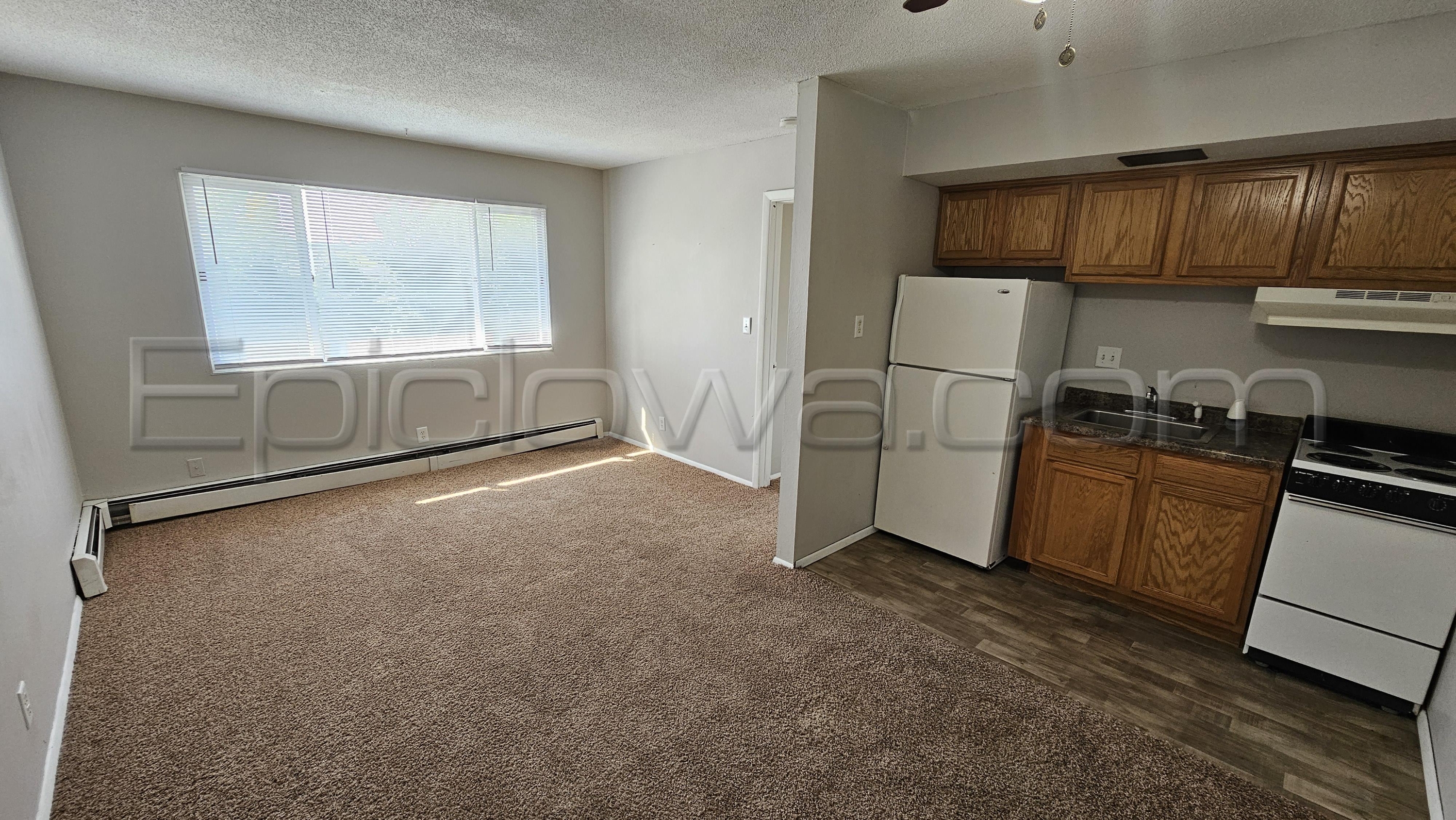 1385 Meadowview Dr - 7