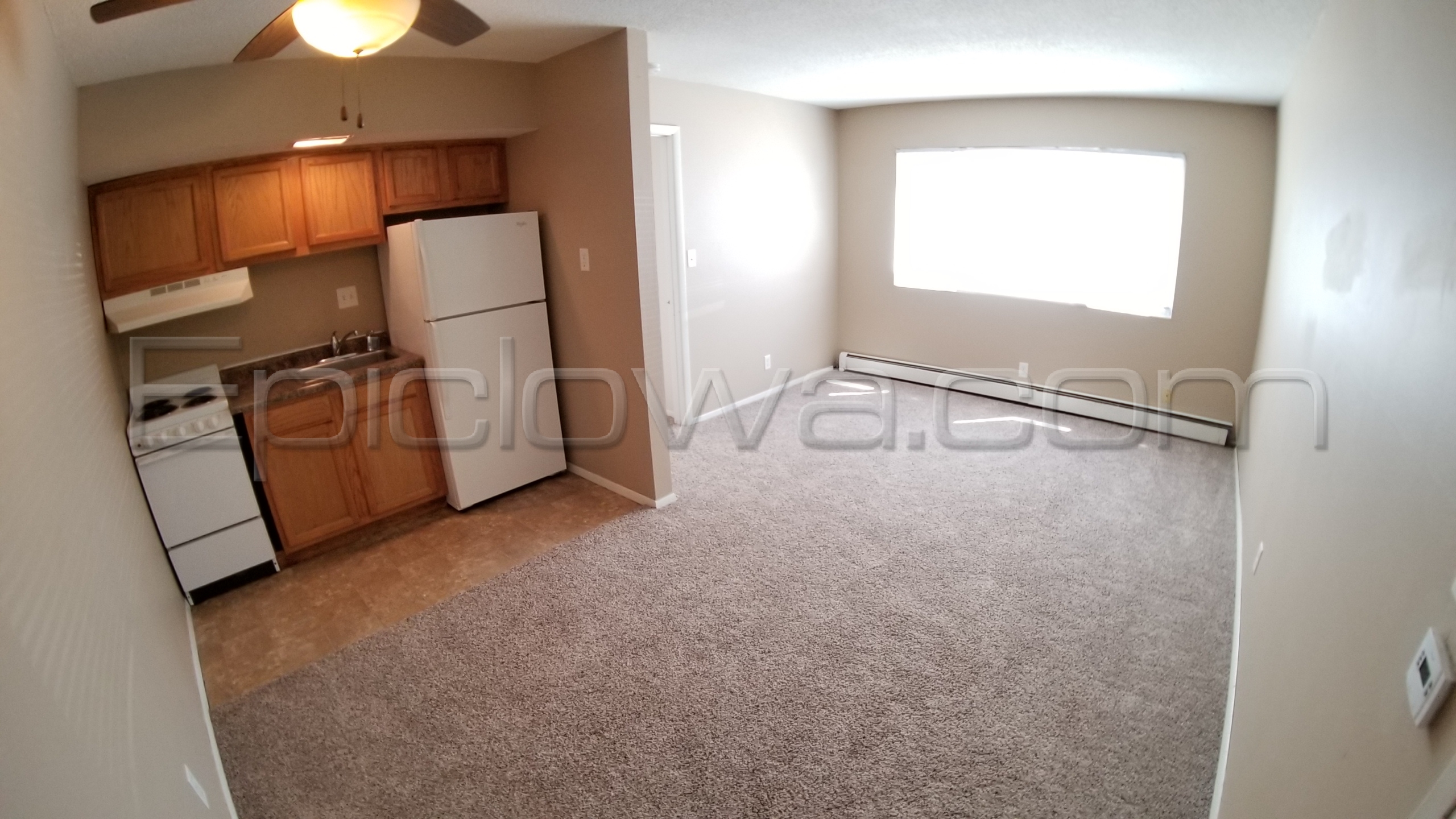 1385 Meadowview Dr - 2