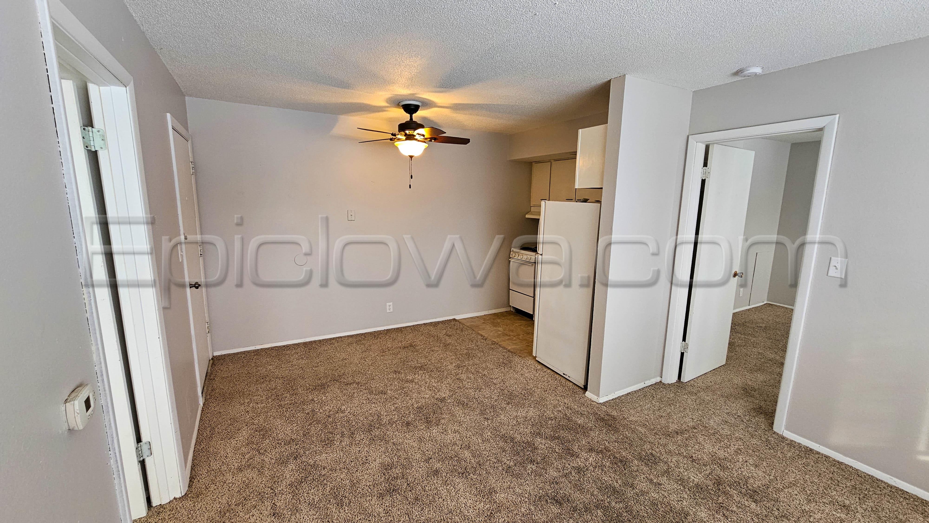 1385 Meadowview Dr - 8
